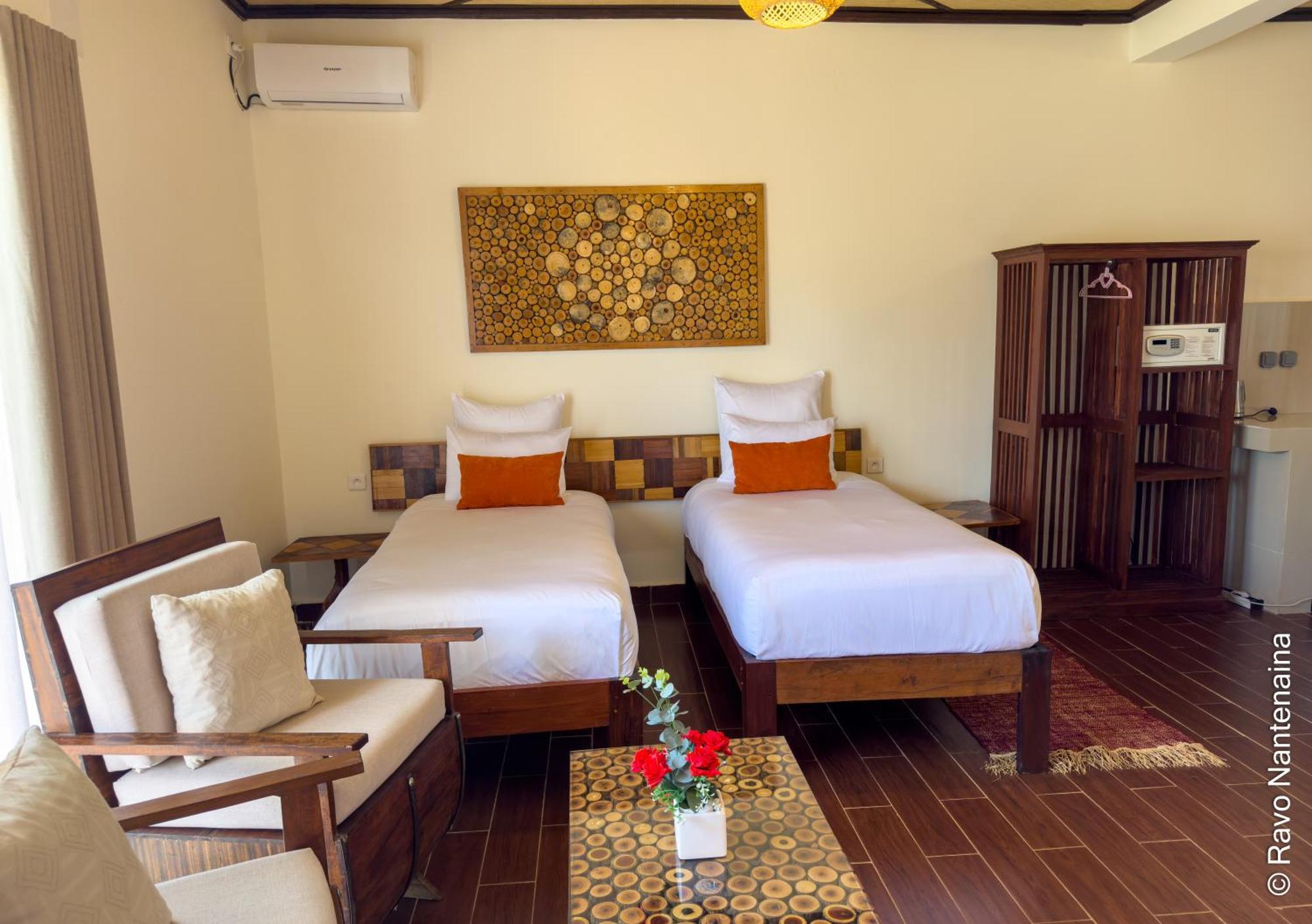 Bira Hotel Antsirabe Extérieur photo
