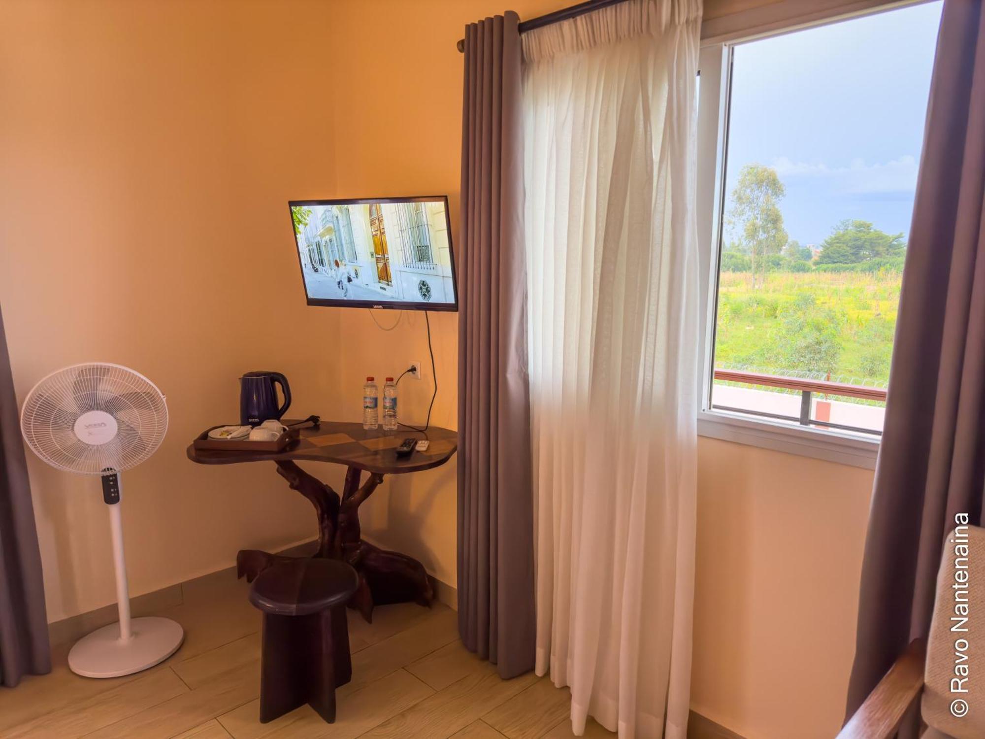 Bira Hotel Antsirabe Extérieur photo